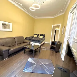 https://schnes-luxusapartment-im-zentrum-berlins.find-berlin-hotels.com